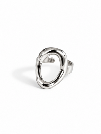 Statement ring round